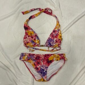 Triangle ruffle bikini.  Floral print.  Laundry, size small